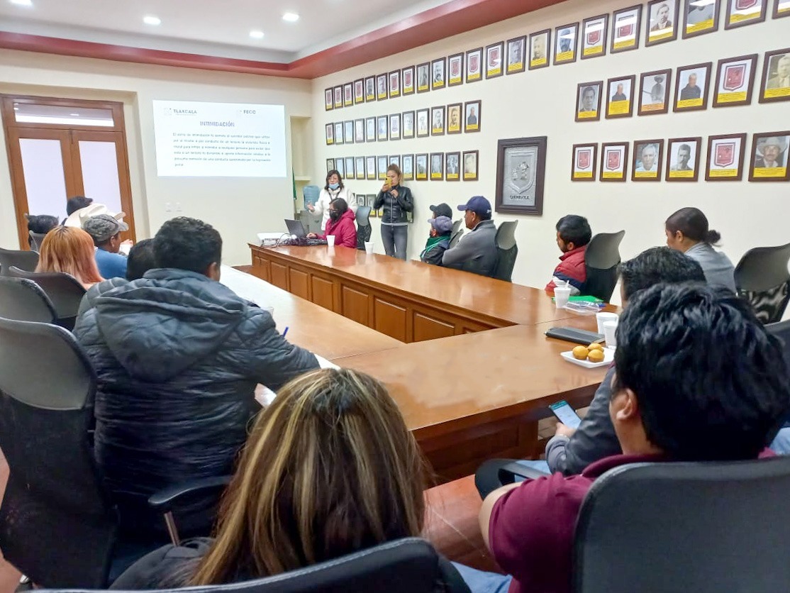 Policías municipales y servidores públicos reciben capacitación en temas de combate anticorrupción: PGJE