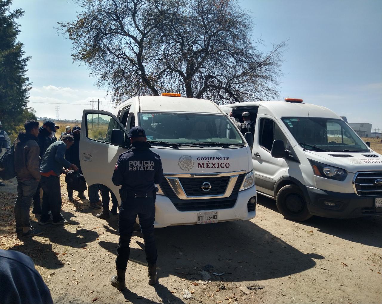 Detienen a 23 migrantes que viajaban a bordo del ferrocarril, en Xaloztoc 