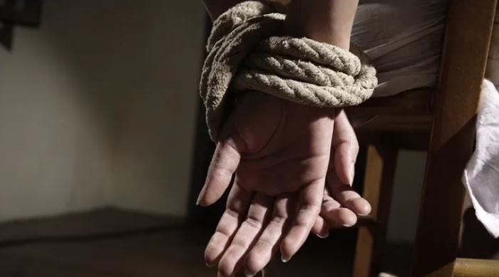 Así es como engañan y secuestran a niñas, niños, adolescentes y mujeres en México