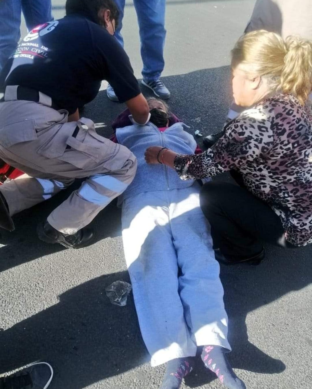 Abuelita es atropellada en Boulevard Forjadores