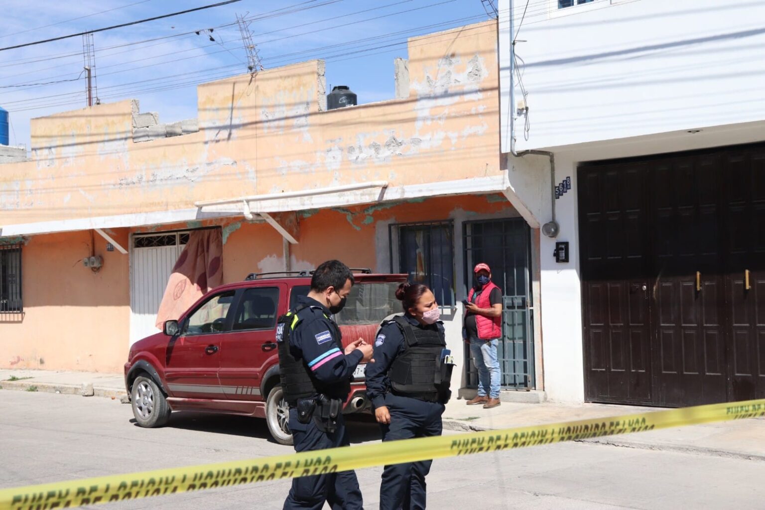 Mujer encuentra cadáver de su hermano en una cisterna después de 3 días de desaparición en Puebla