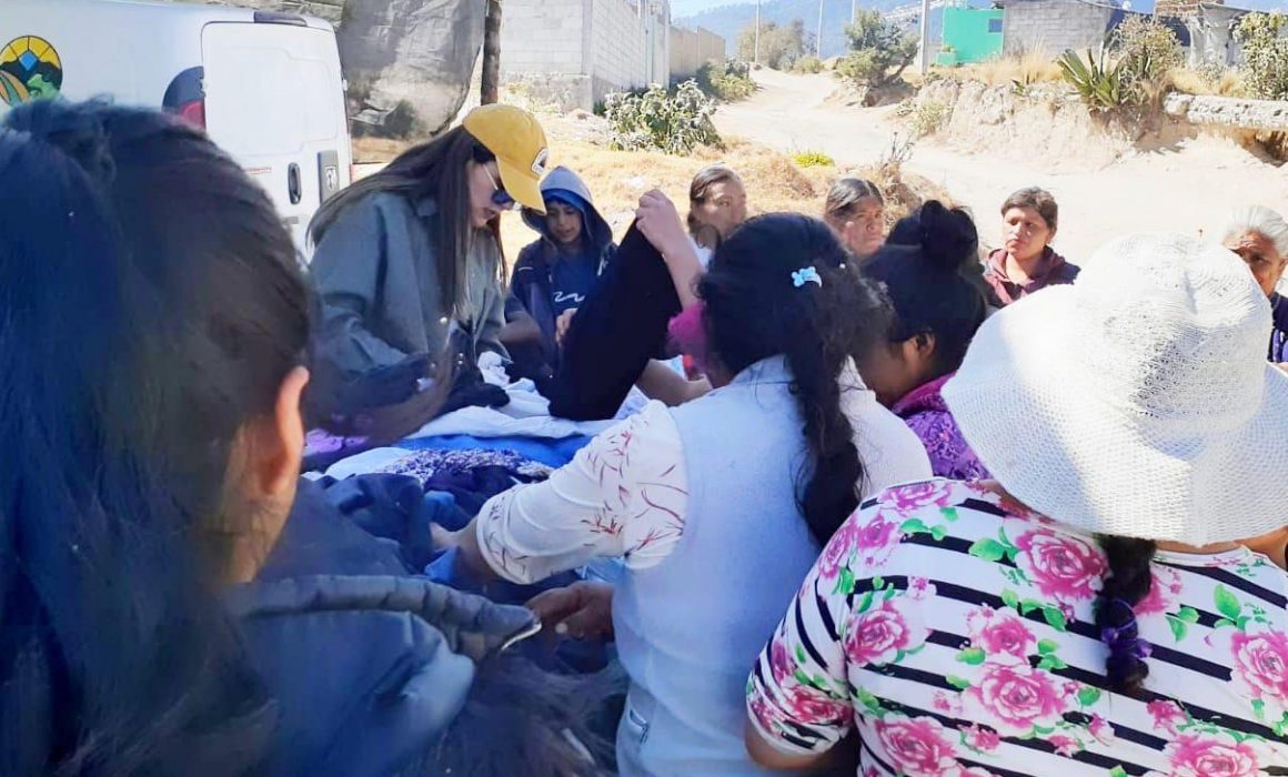 Llega campaña de donación Huamantla sin frío al pueblo de Los Pilares