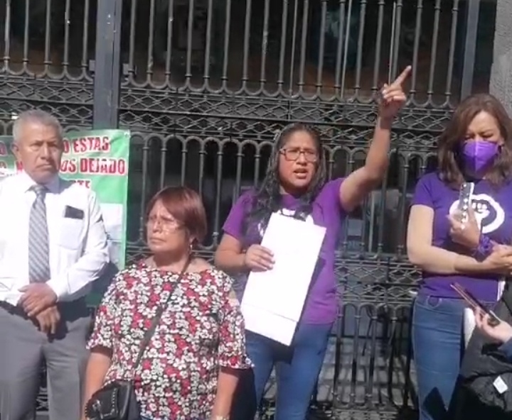 Reclaman activistas ineficiencia en la PGJE; admite procuradora carecer de examen de control 