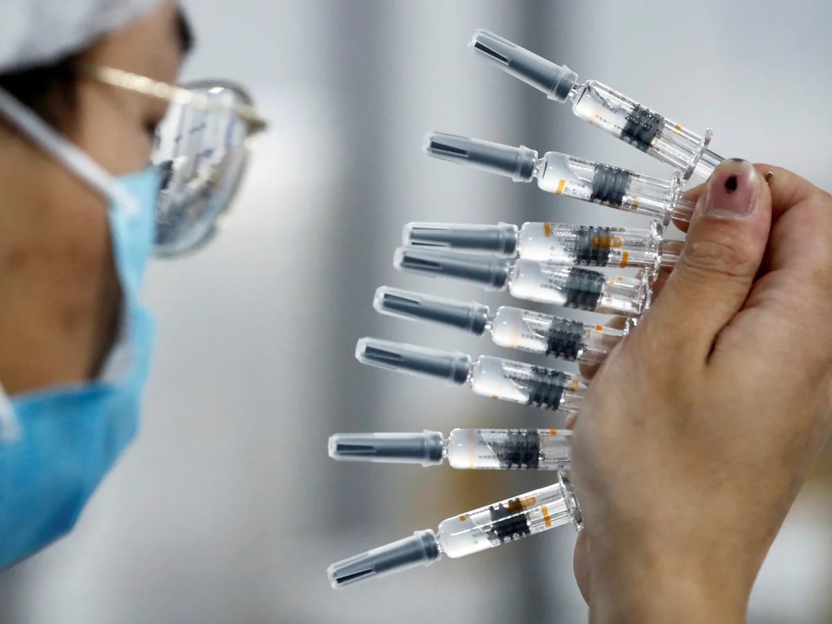 UE ofrece a China vacunas gratis contra Covid ante crisis por el rebrote de contagios