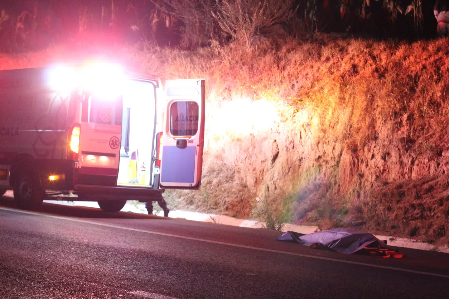 Atropellan a hombre sobre Vía Corta; murió mientras recibía atención prehospitalaria