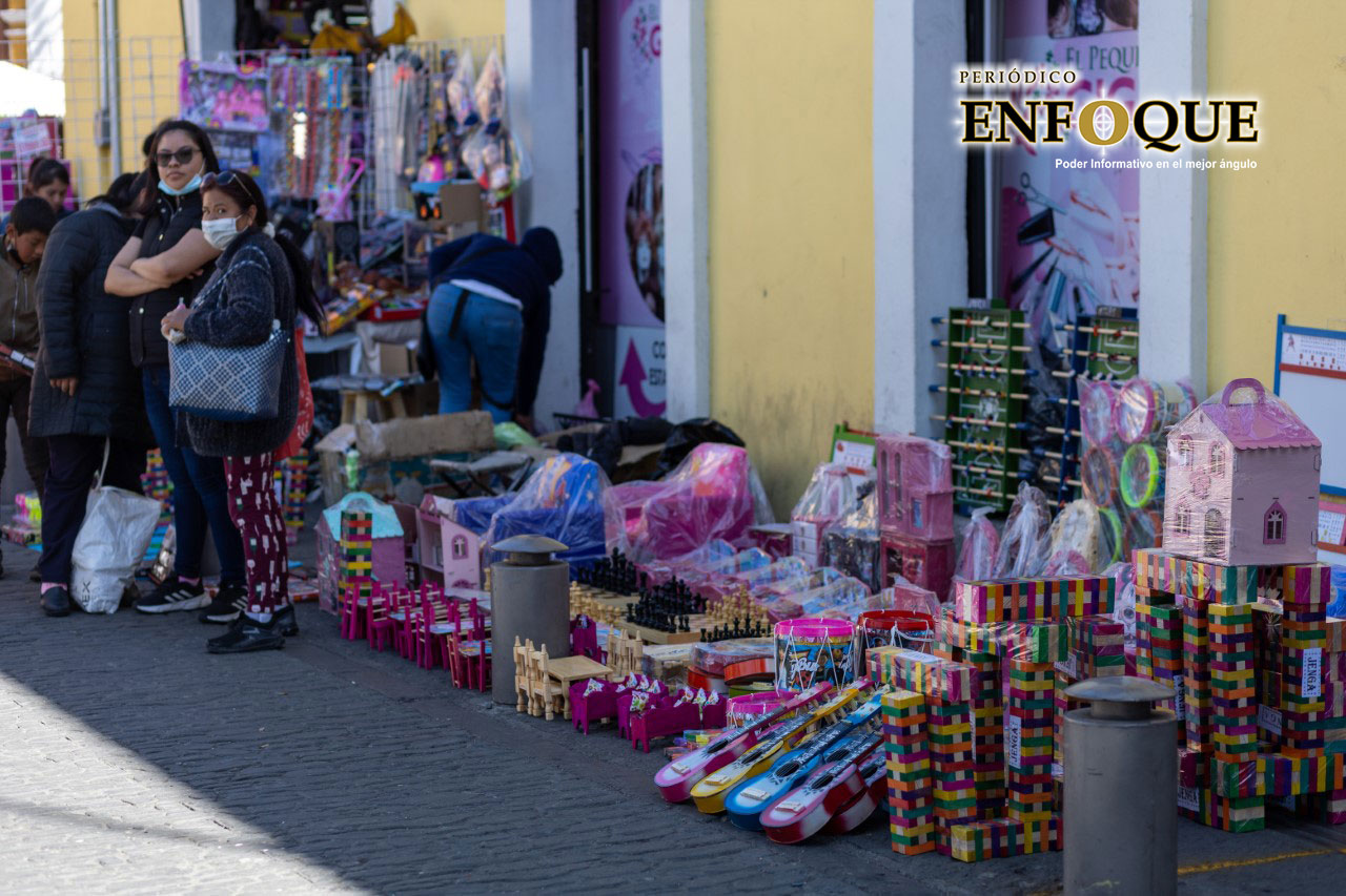 Venta de juguetes solo está permitido en la 14 y 16 poniente: Eduardo Rivera
