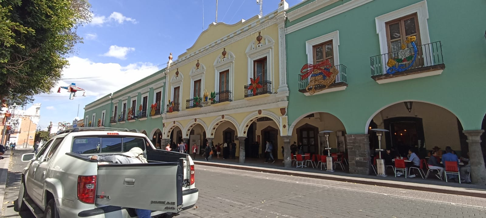 Piden a Jorge Corichi regular actuar de inspectores de comercio