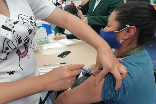 Registra Tlaxcala baja asistencia a vacunación de refuerzo contra Covid