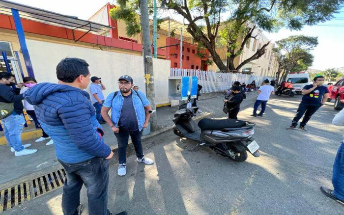 Atacan a periodista mientras cubría un linchamiento de una mujer por un presunto secuestro