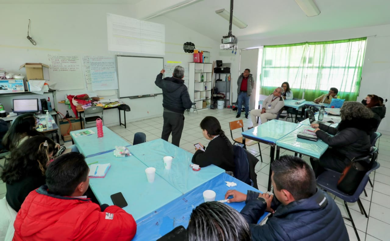  Visitó secretario de SEPE-USET primaria “Vicente Guerrero” de El Carmen Tequexquitla