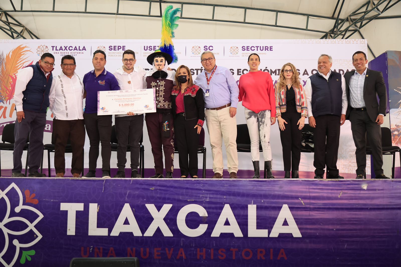 Apoya Lorena Cuéllar con 4.5 mdp a participantes de Carnaval 2023