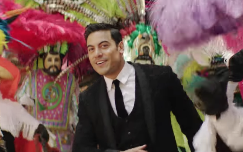 Carlos Rivera se vestirá de huehue en sus conciertos