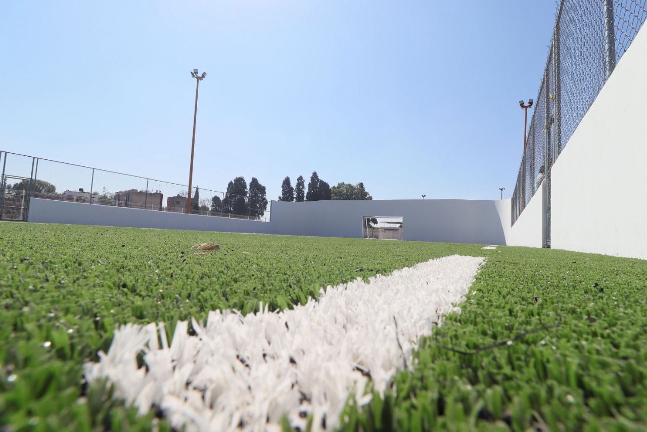 Paola Angon entrega primera etapa de rehabilitación del deportivo San Pedro 