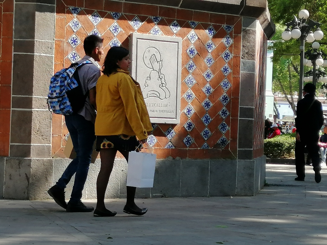 De 300 a mil pesos gastan amorosos por San Valentín en Tlaxcala