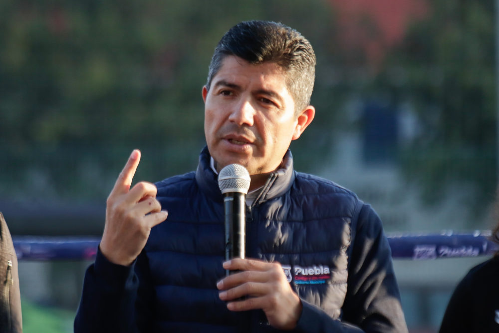 Expolicía acusado de abuso a menor pudo haber falsificado credenciales: Eduardo Rivera