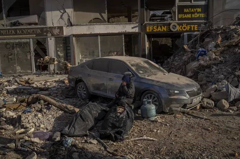 Terremoto en Siria y Turquía: sube a 40 mil la cifra de personas fallecidas; rescatistas se marchan