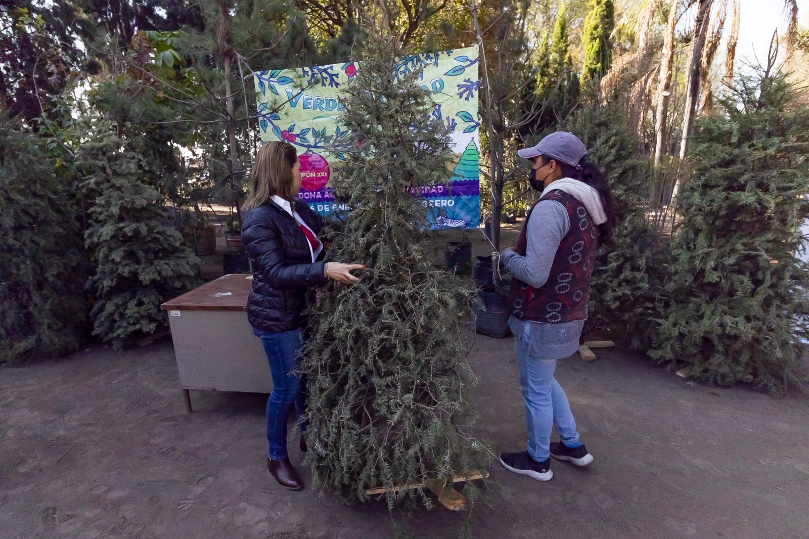 Paola Angon promueve acciones a favor de los animales y el entorno en Cholula