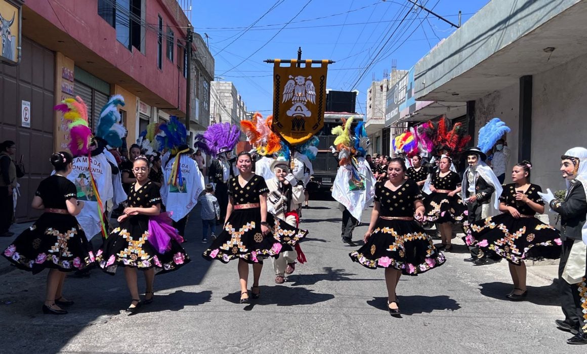 Integra Comisión de Carnaval de Chiautempan a jurado para concurso de camadas