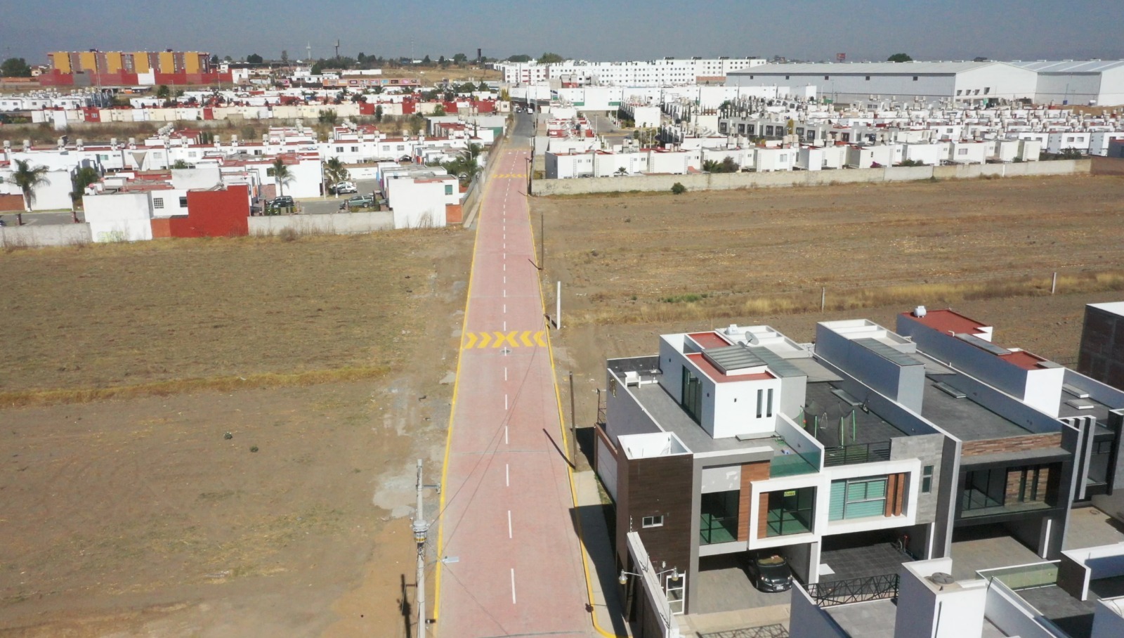 Inaugura Filomeno Sarmiento pavimentación de calle San Juan Bautista