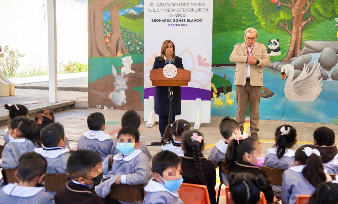 Entregó Lorena Cuéllar obras de rehabilitación en preescolar de Chiautempan