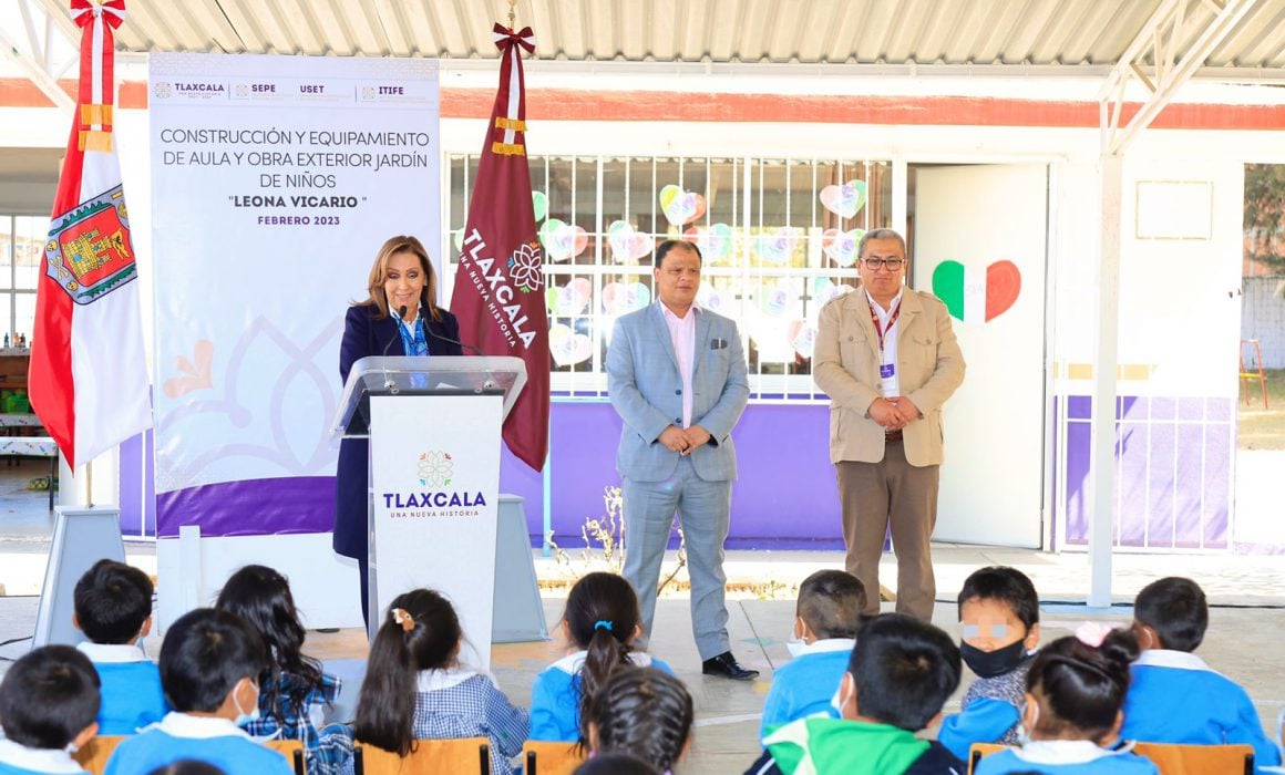 Entregan Usaer y equipamiento en jardín de niños de Chiautempan