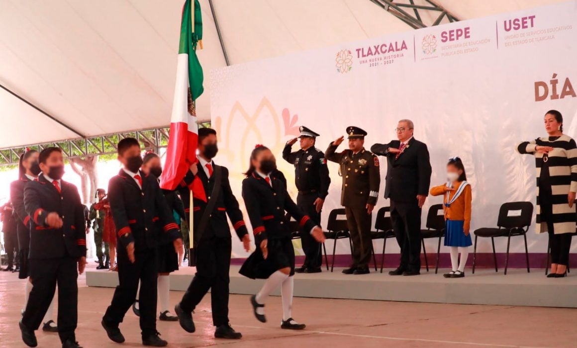 Conmemoró gobierno del estado Día de la Bandera