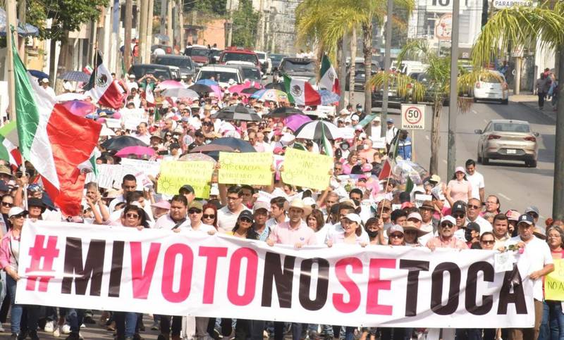 Marcha por el INE: En los estados se unen a la exigencia de frenar el plan b electoral