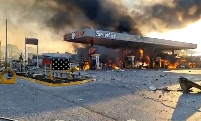 Explosión de pipa en gasolinera de Tula deja 2 muertos y 4 heridos