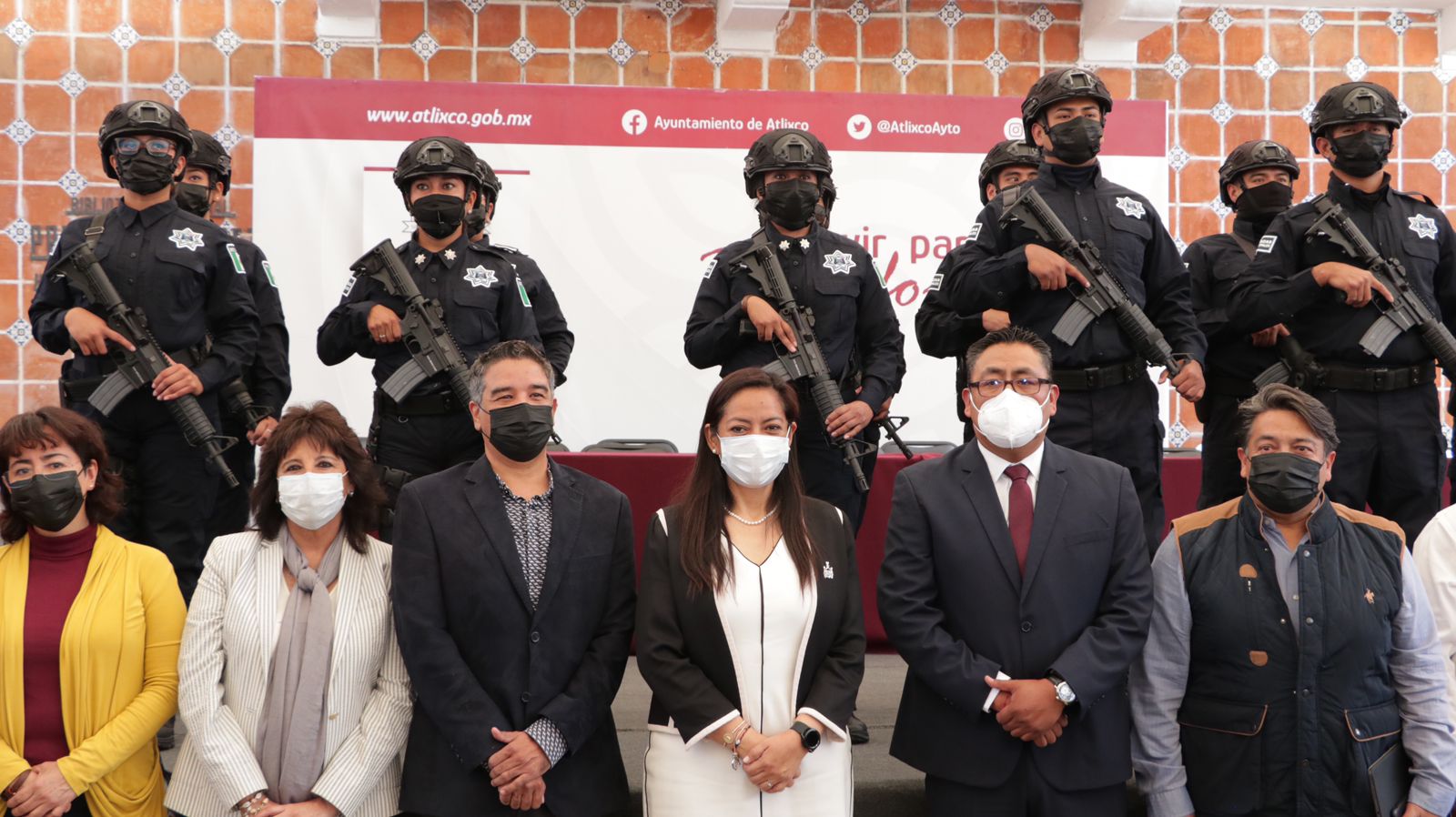 Ariadna Ayala anuncia acciones para fortalecer la seguridad en Atlixco durante la entrega de uniformes a la SSP municipal