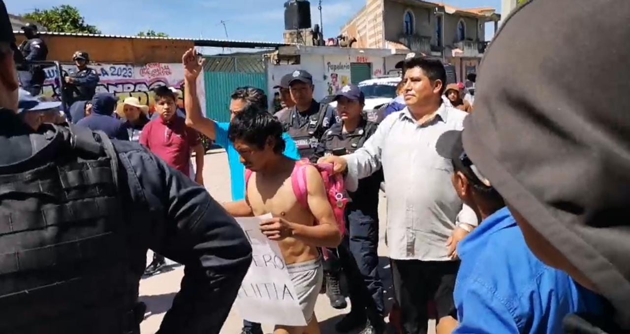 Hombre es confundido con presunto ladrón y lo golpean, en Quilehtla