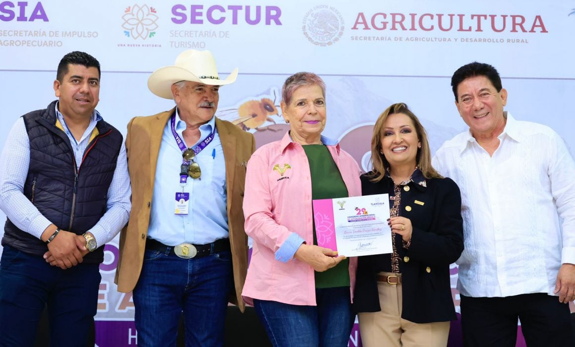 Inaugura Lorena Cuéllar 29 congreso internacional de actualización apícola