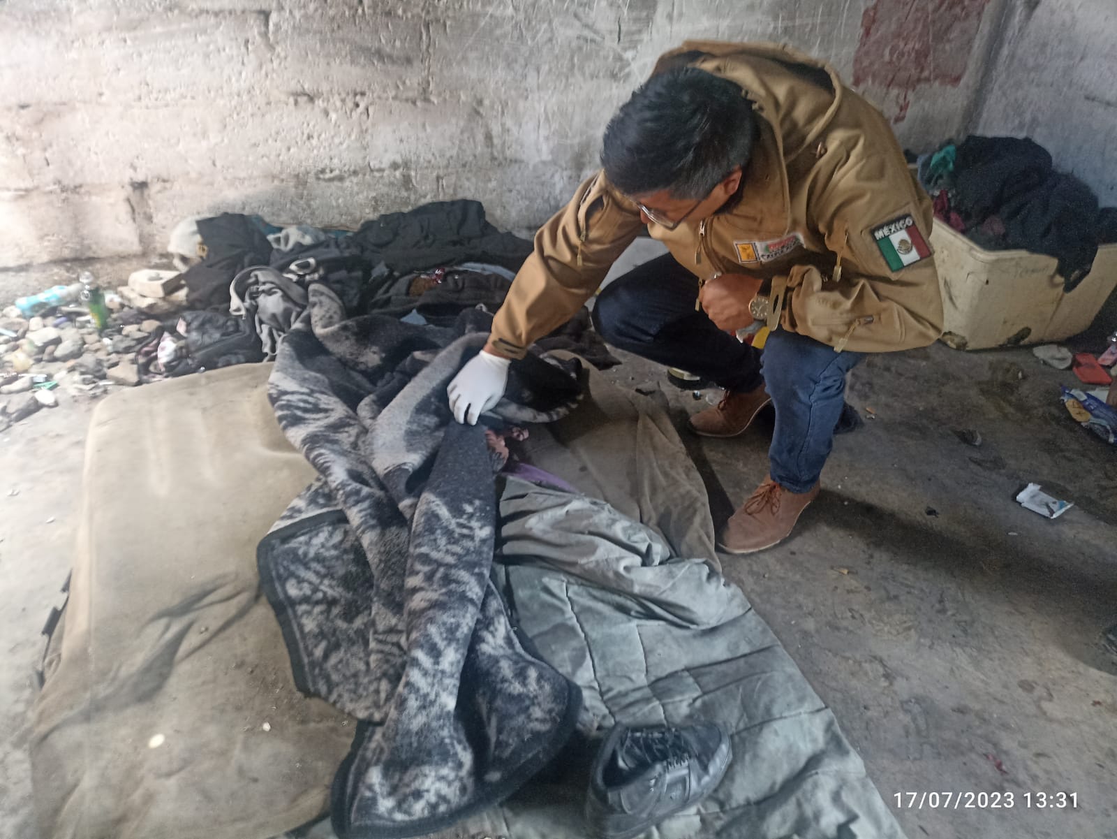Abandonan a recién nacido en obra negra, en Calpulalpan
