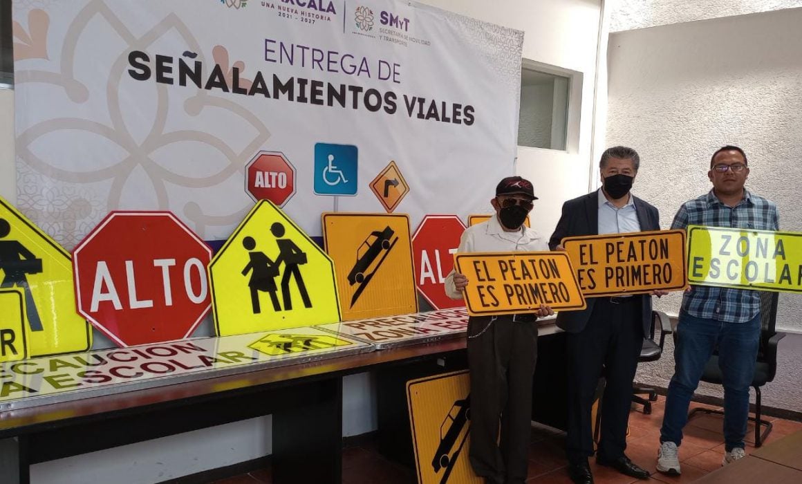Invierte SMYT más de 287 mil pesos en 225 señalamientos viales