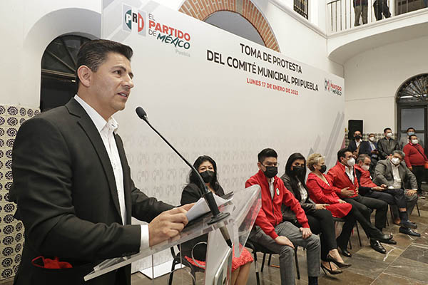 Ex dirigente municipal del PRI impugna su destitución