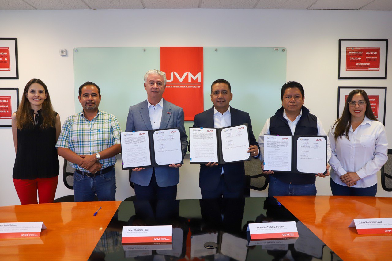 Celebra Mundo Tlatehui y Javier Quintana, rector de la UVM, convenio de colaboración 