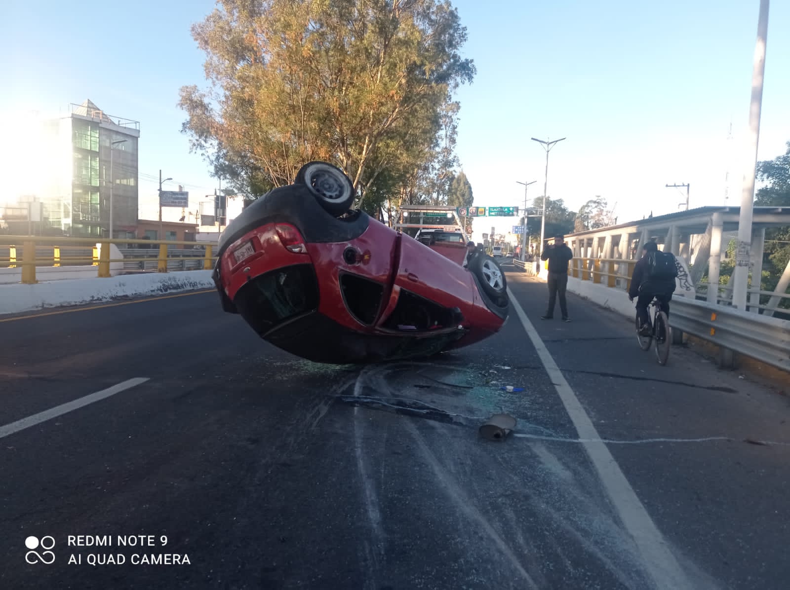 Mujeres sufren aparatoso accidente tras dirigirse a su domicilio, en Chiautempan
