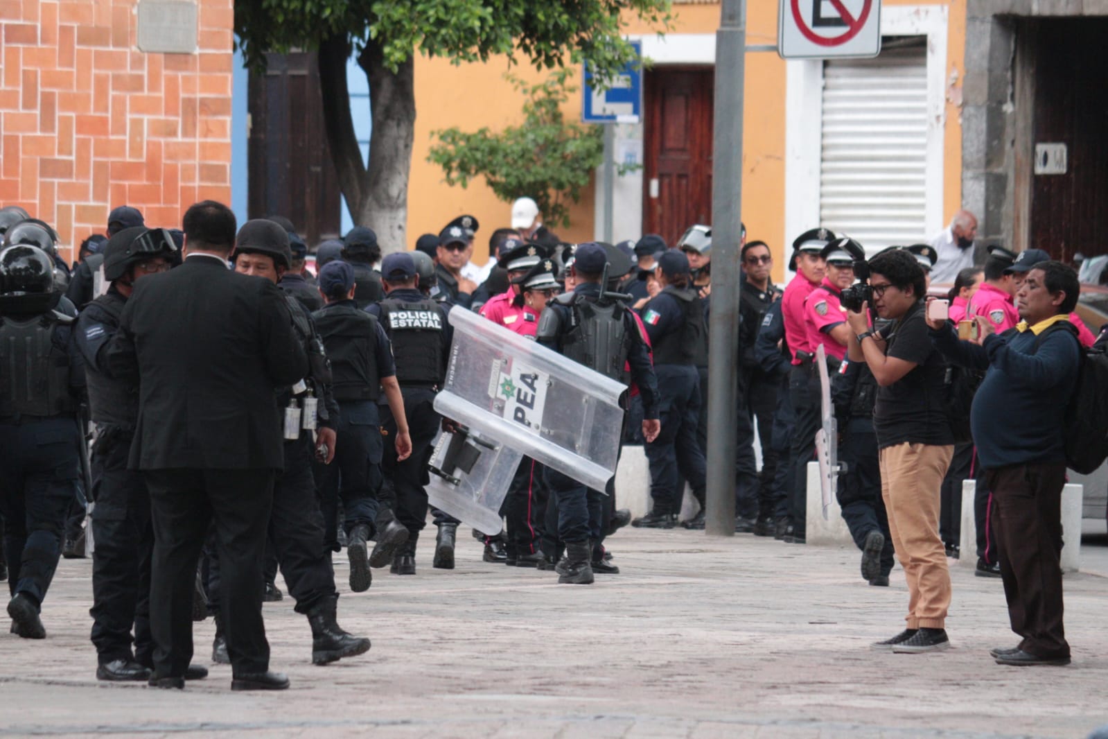 Despliegan a elementos de la SSC por manifestación del Autotrén