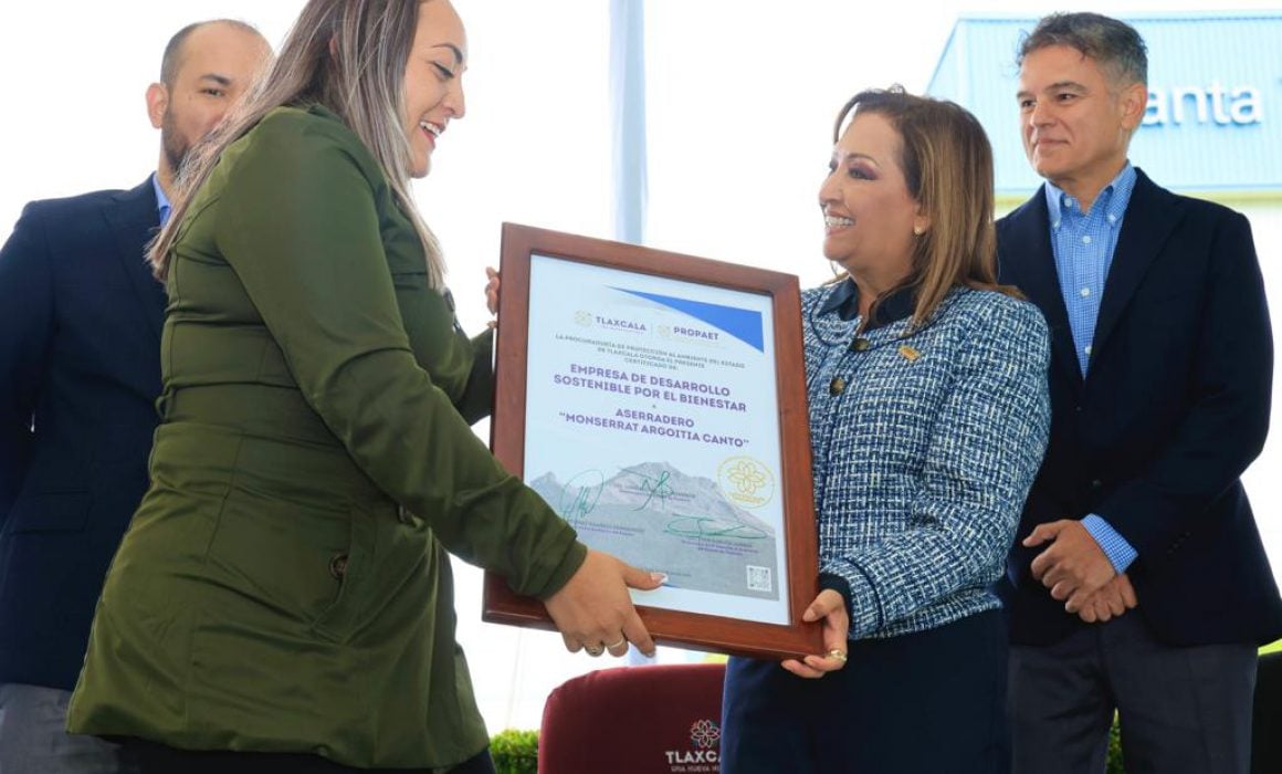 Encabeza Lorena Cuéllar segunda entrega de certificados del programa de auditoría ambiental