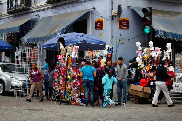 Personal de la vía pública cuenta con atribuciones para retirar puestos ambulantes en el Centro Histórico: Adán Dominguez 