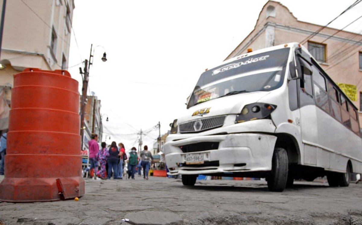 Ayuntamiento de Puebla permite acceso de camiones pesados al Centro Histórico pese a protestas de locatarios