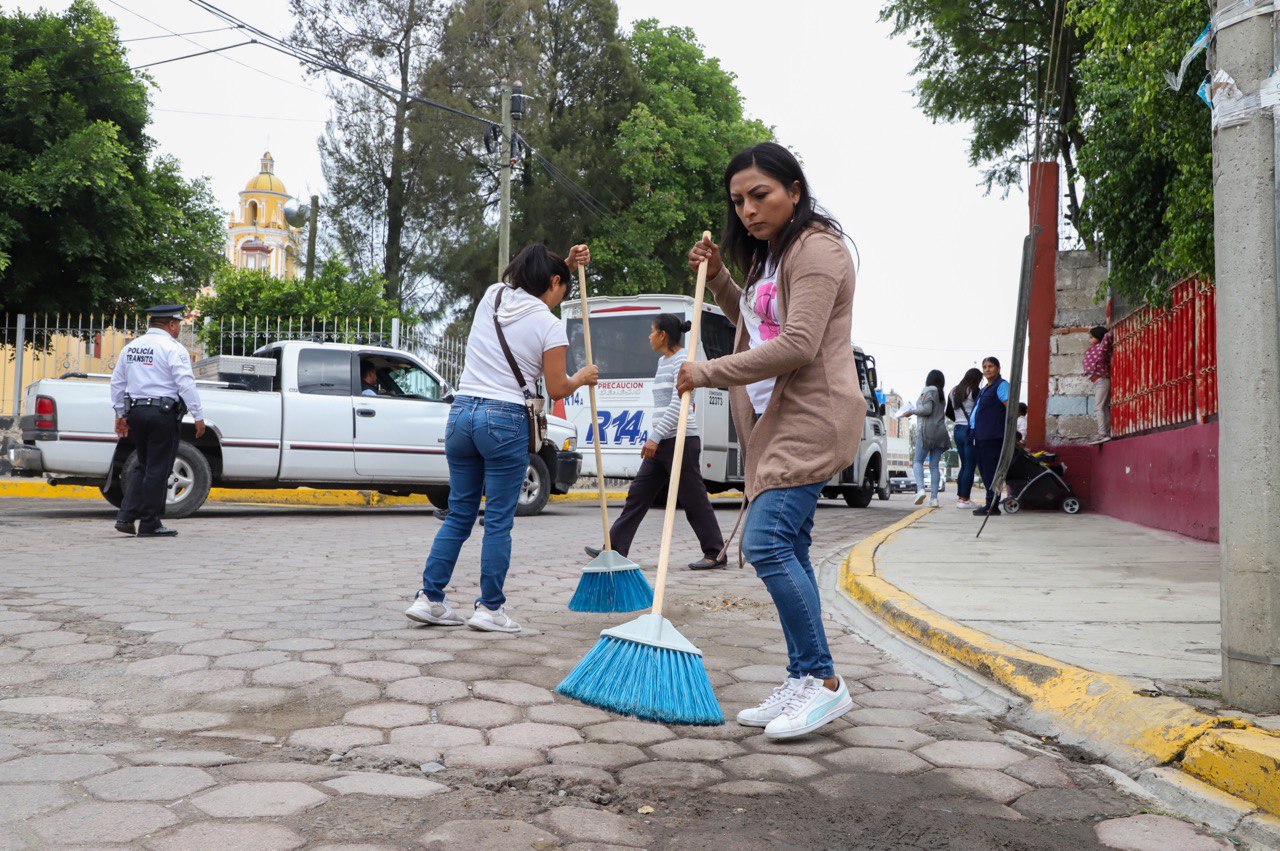 Lleva Mundo Tlatehui la jornada San Andrés es mi Casa y yo la Limpio a San Antonio Cacalotepec