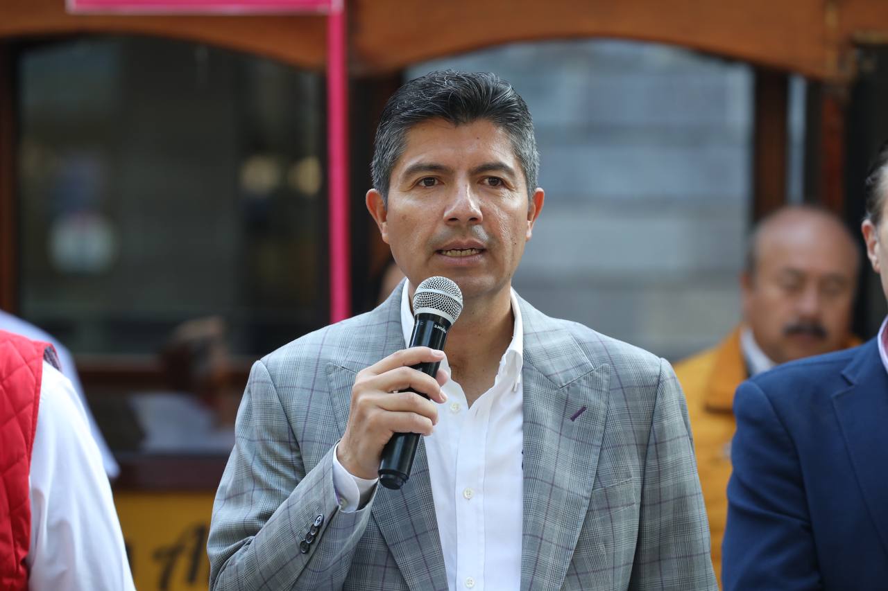 Eduardo Rivera critica a Morena por presencia de ex militantes del PRI en sus filas