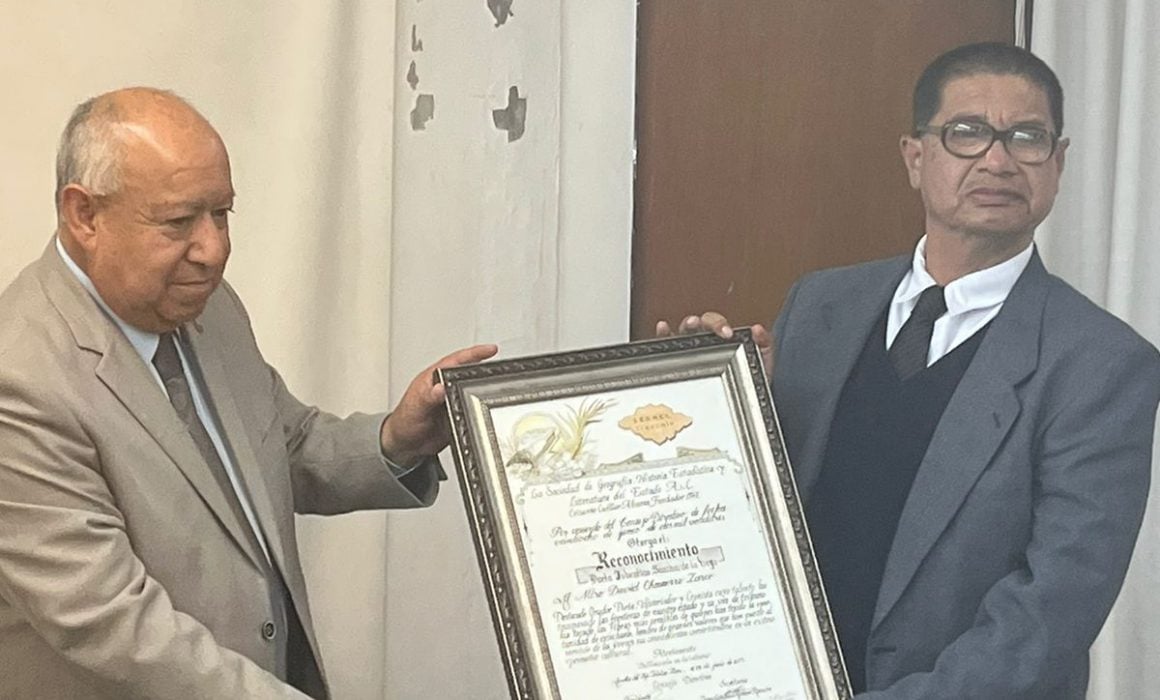 Reconocen trabajo del poeta y orador tlaxcalteca David Chamorro