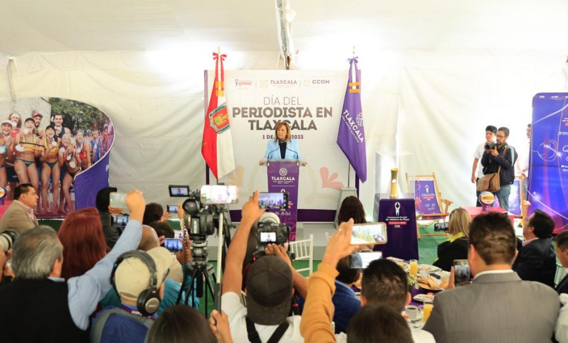 Celebra Lorena Cuéllar a periodistas