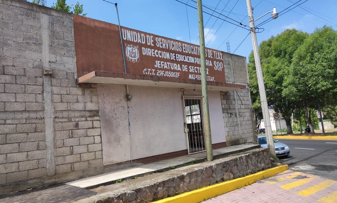 Denuncian a exdirectora de primaria en Papalotla por irregularidades