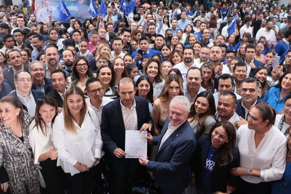 Critican a alcalde de Apetatitlán por acudir a evento político en día y horario laboral