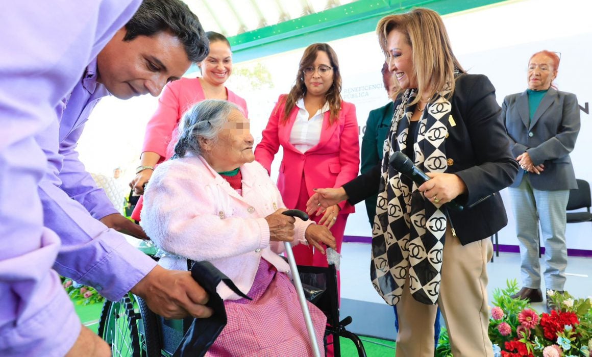 Favorece Lorena Cuéllar a personas con discapacidad con ayudas funcionales