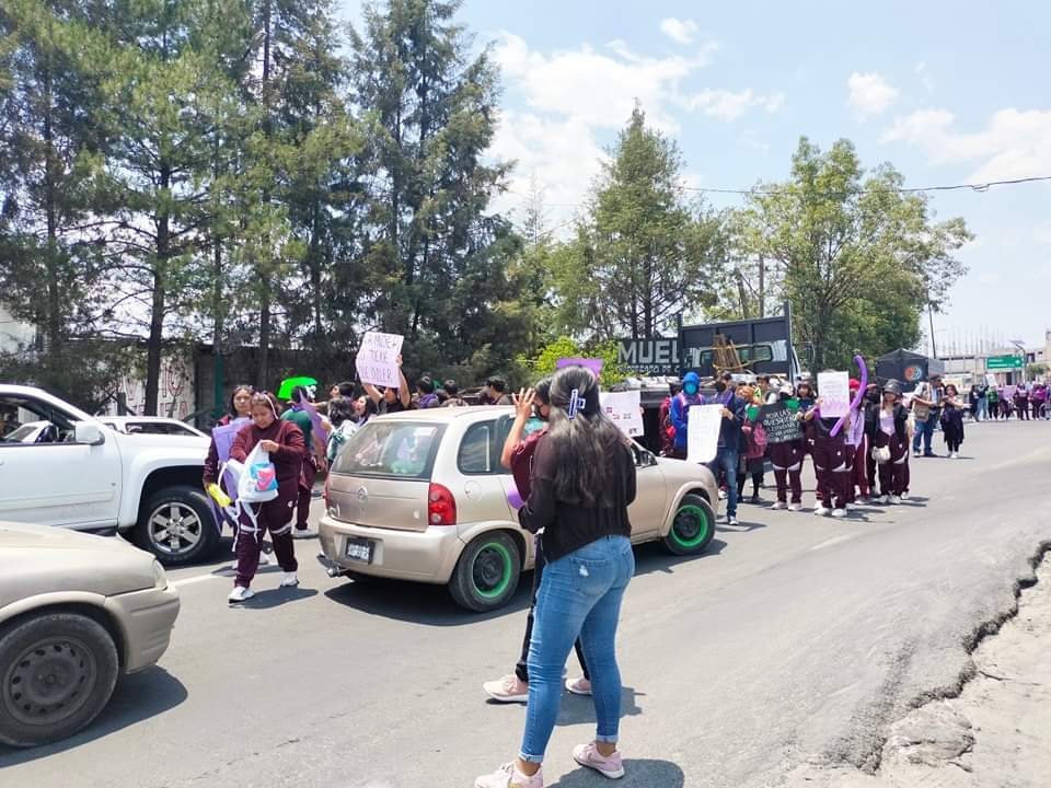 Alumnos del CBTis 153 en San Pablo del Monte se manifiestan contra el abuso sexual 