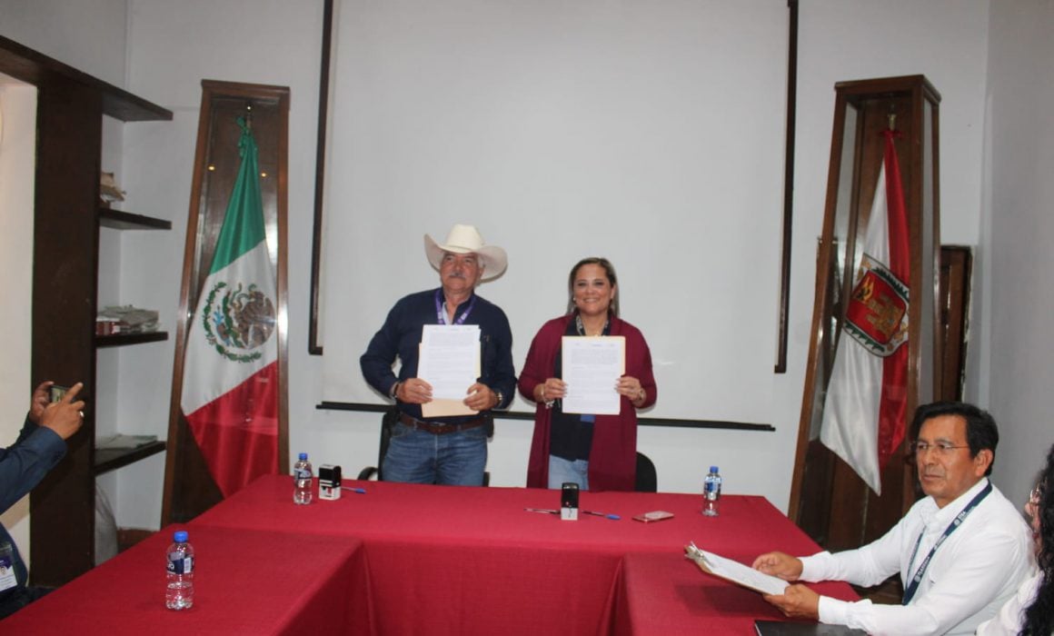 Firman convenio ITEA y SIA para reducir rezago educativo en el campo