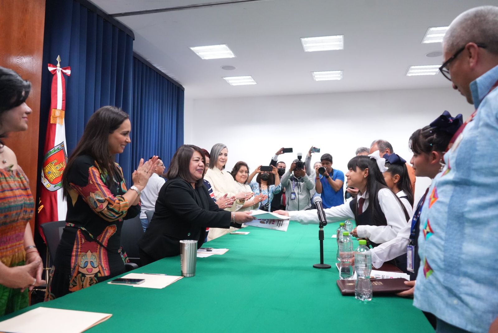Diputada de Tlaxcala recibe declaratoria de Parlamento Infantil